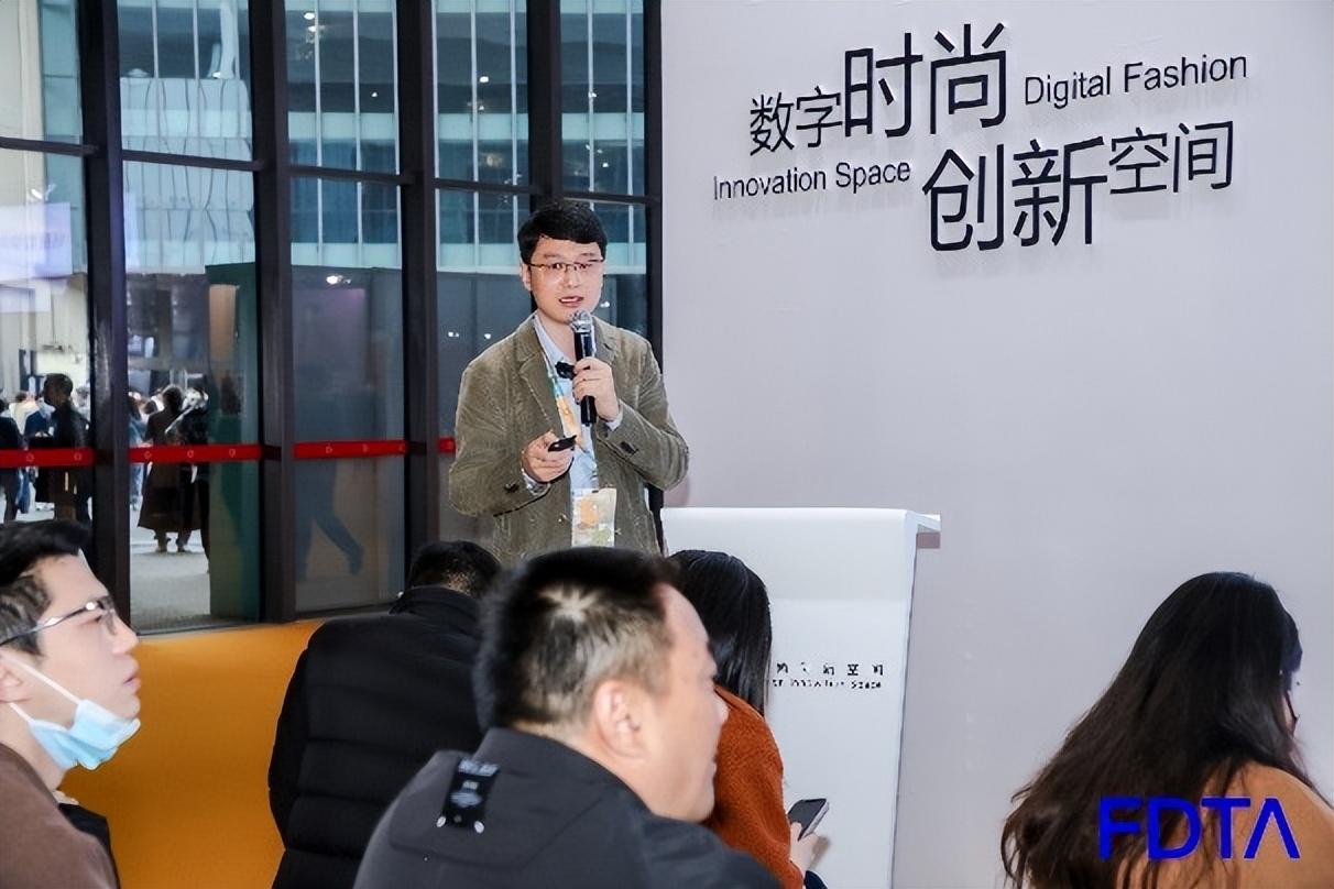 乔楠翟升最新更新,乔楠翟升最新更新，探索前沿科技与生活方式的融合