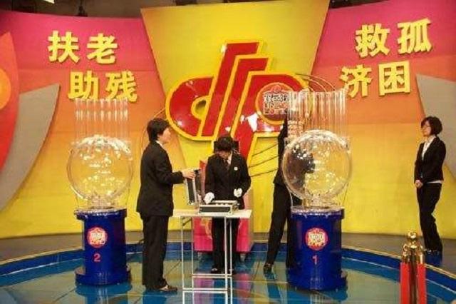 今晚澳门天天开彩免费,今晚澳门天天开彩免费——探索彩票的魅力与责任